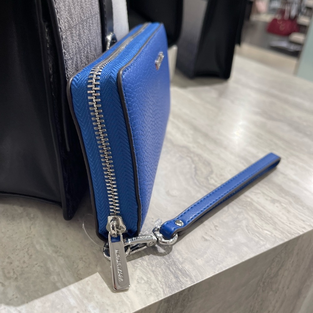 MICHAEL KORS Lg Pebbled Leather Continental Wallet Wristlet Phone 
Galaxy Blue - Picture 3 of 16